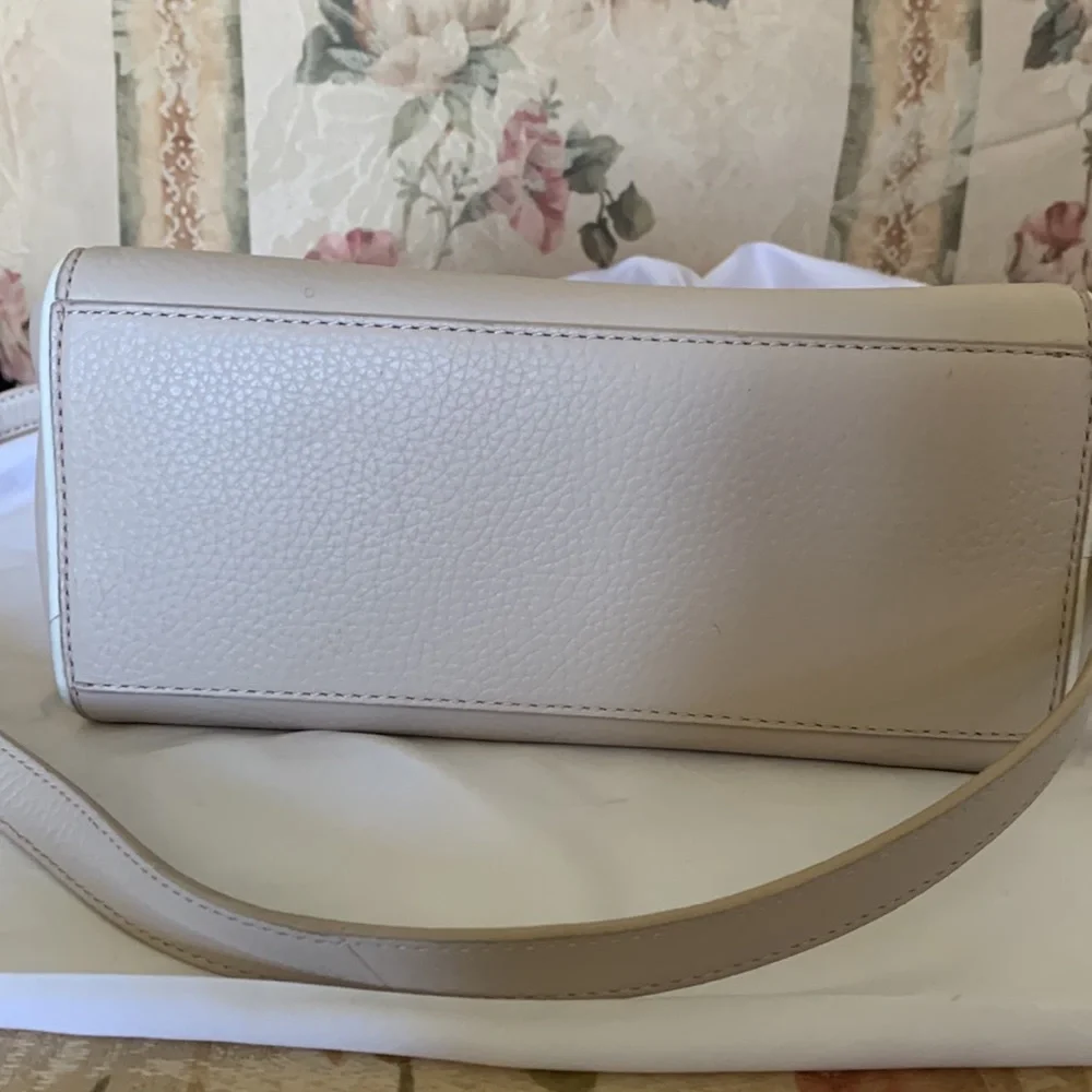 Kate Spade Crossbody with Matching Long Wallet - Picture 3 of 10